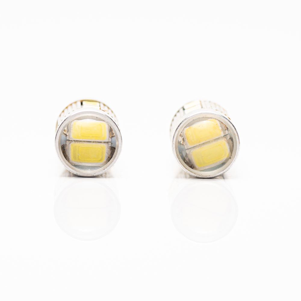Lámpara LED de Señalización Cree - 2821 - T10 - W5W 10 LED Cree con Lupa Blanco 12V x unidad
